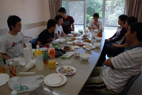 【写真】足立研究室 春の川渡ゼミ 朝食
